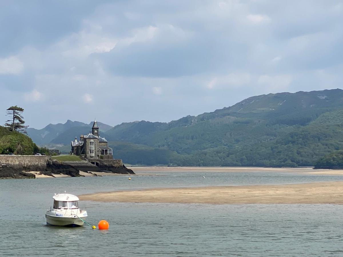No6 Bed and Breakfast Barmouth Buitenkant foto