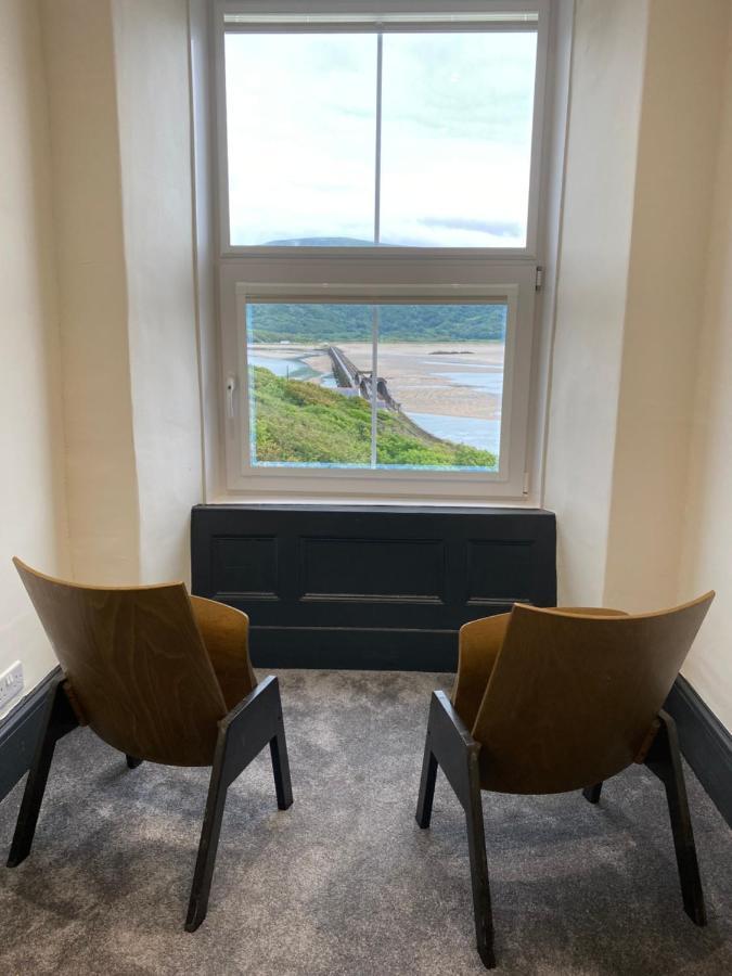 No6 Bed and Breakfast Barmouth Buitenkant foto